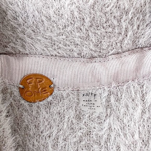 ❤️SOLD❤️Free People Fuzzy Pocket Front Belted Card - Picture 6 of 10